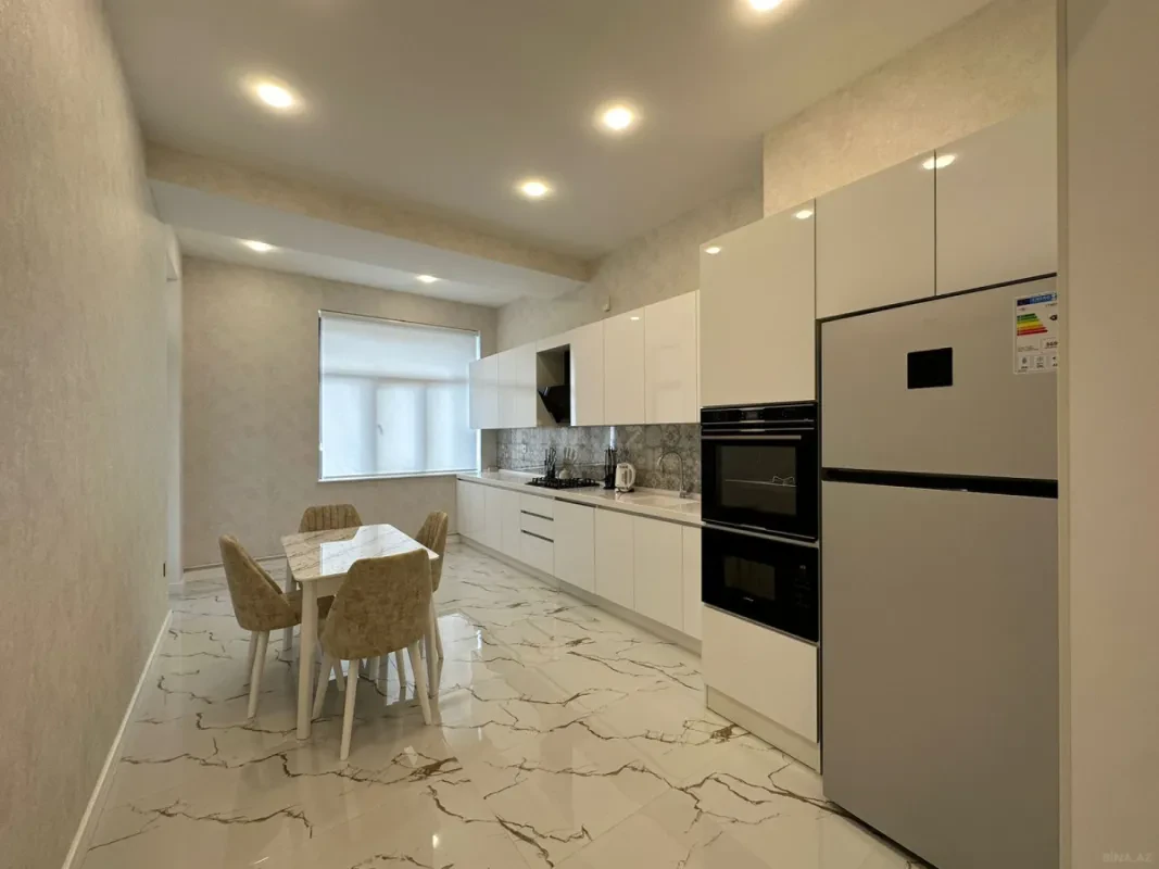 Kirayə verilir 4 otaqlı mənzil 175 m²