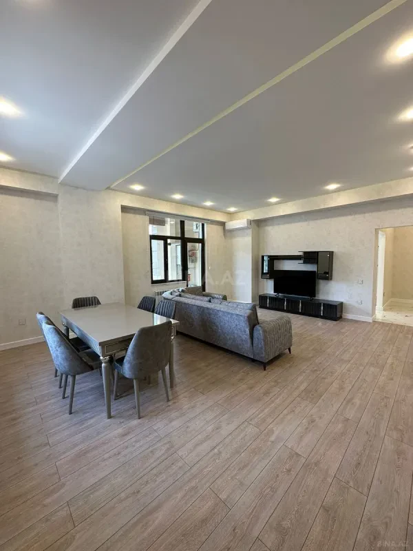 Kirayə verilir 4 otaqlı mənzil 175 m²