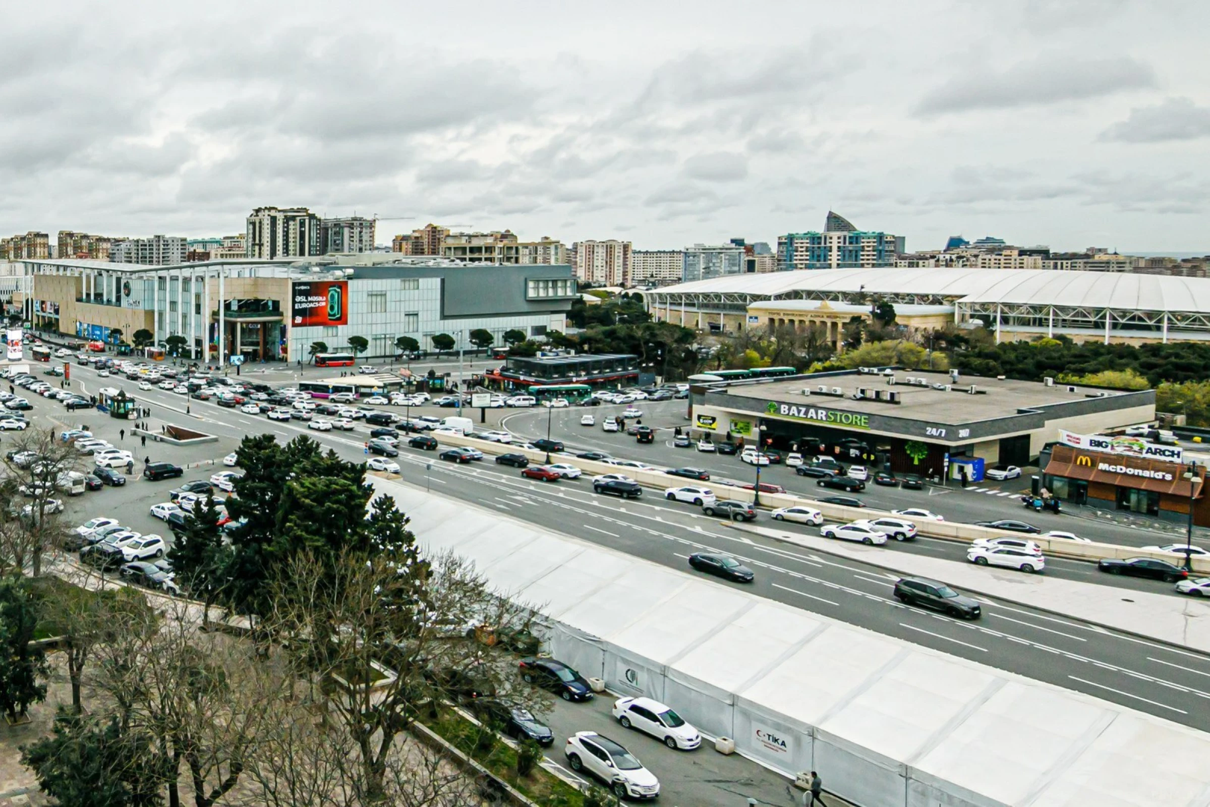 Kirayə verilir 3 otaqlı mənzil 100 m²