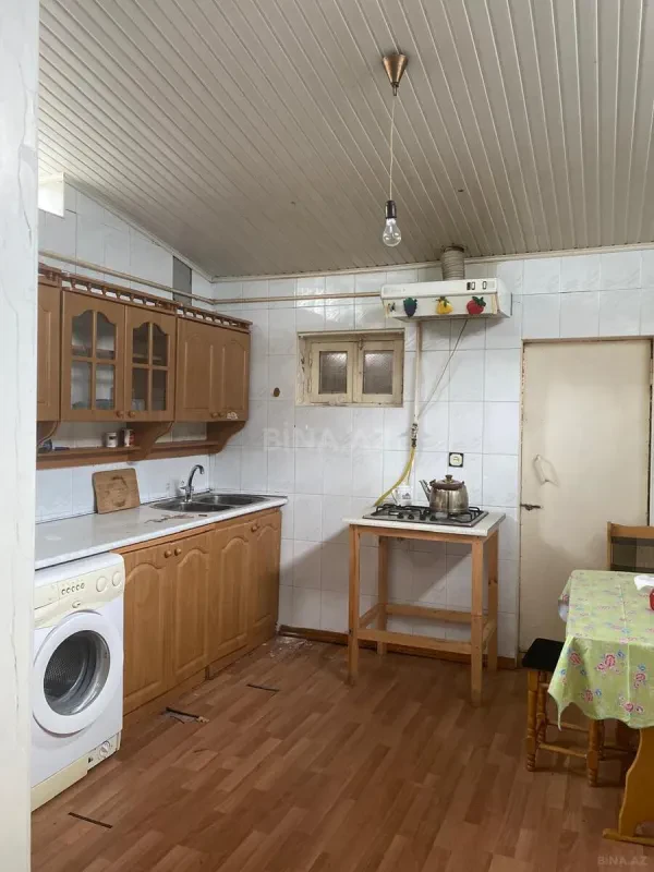 Satılır 5 otaqlı mənzil 180 m²