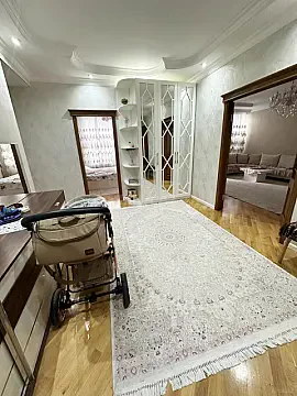 Satılır 3 otaqlı mənzil 125 m²