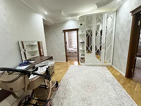 Satılır 3 otaqlı mənzil 125 m²