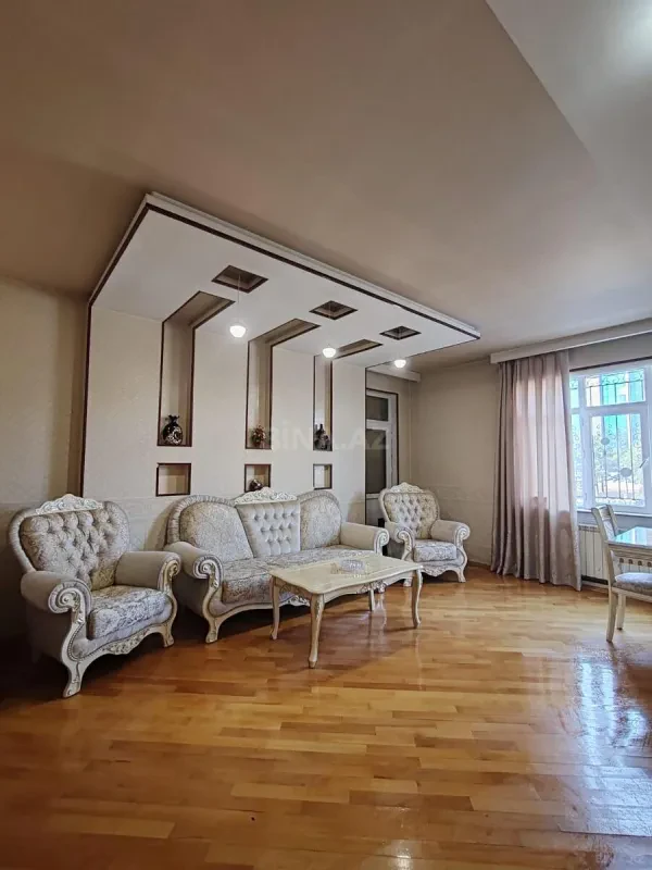 Satılır 3 otaqlı mənzil 125 m²