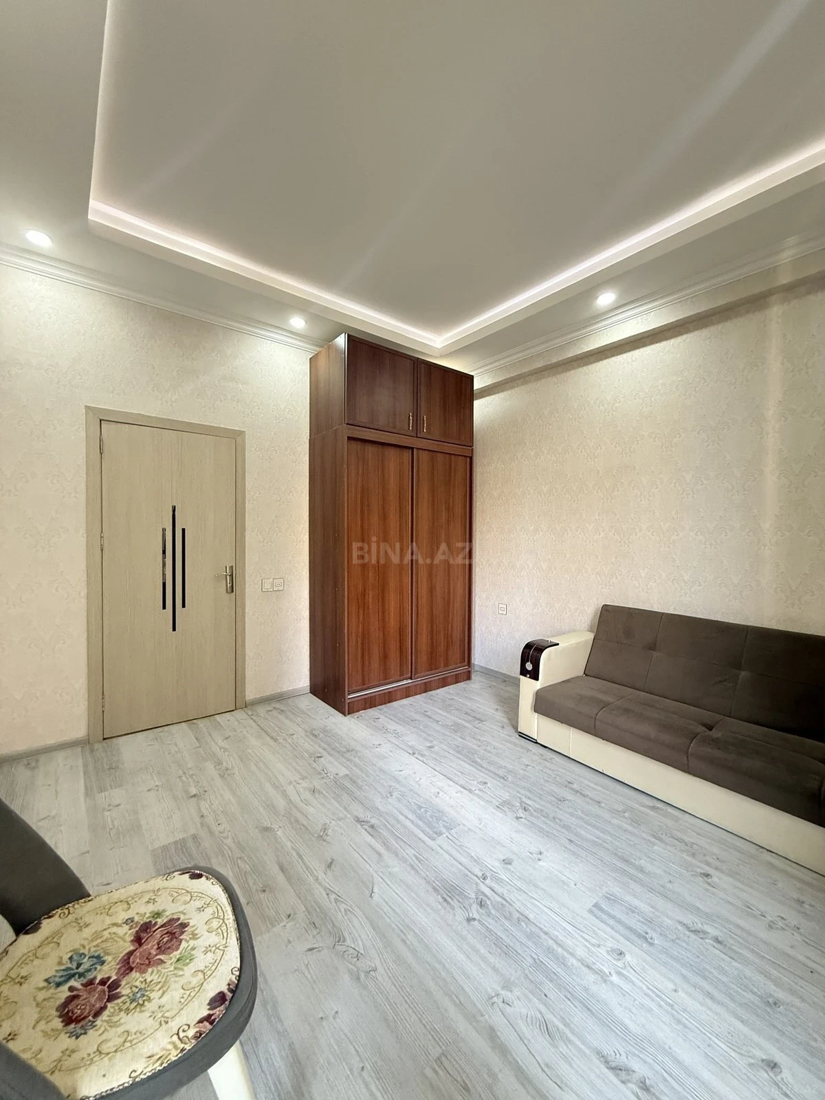 Satılır 2 otaqlı mənzil 42 m²