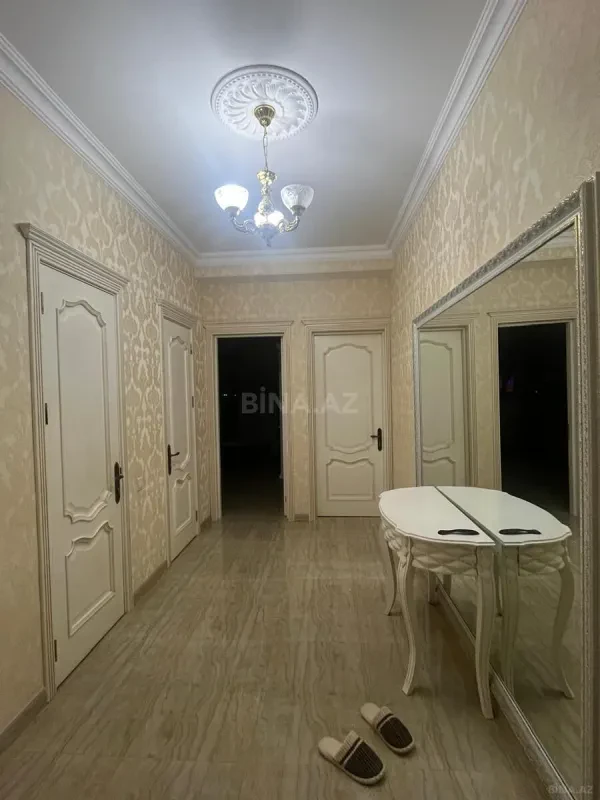 Satılır 2 otaqlı mənzil 98 m²