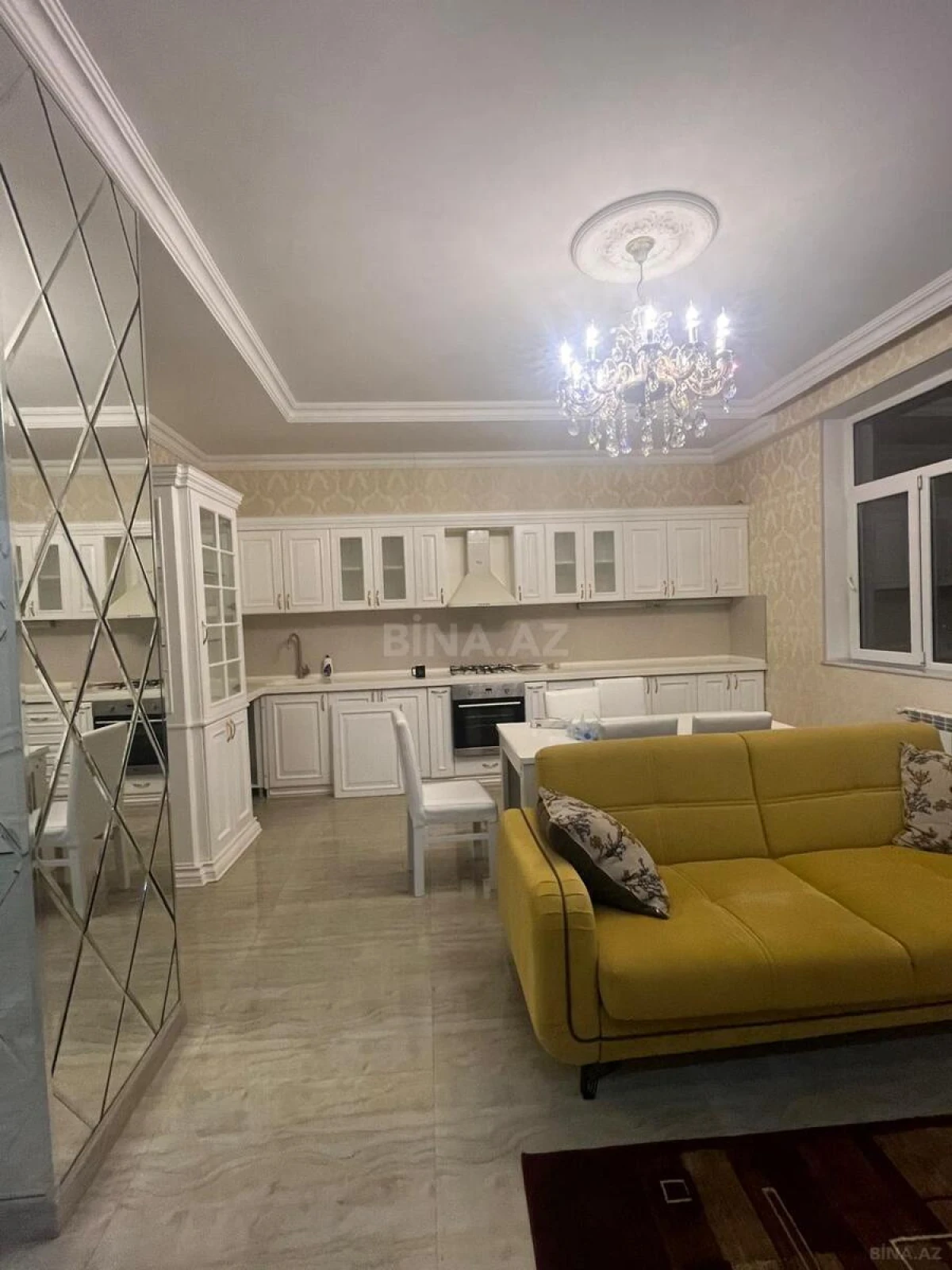 Satılır 2 otaqlı mənzil 98 m²