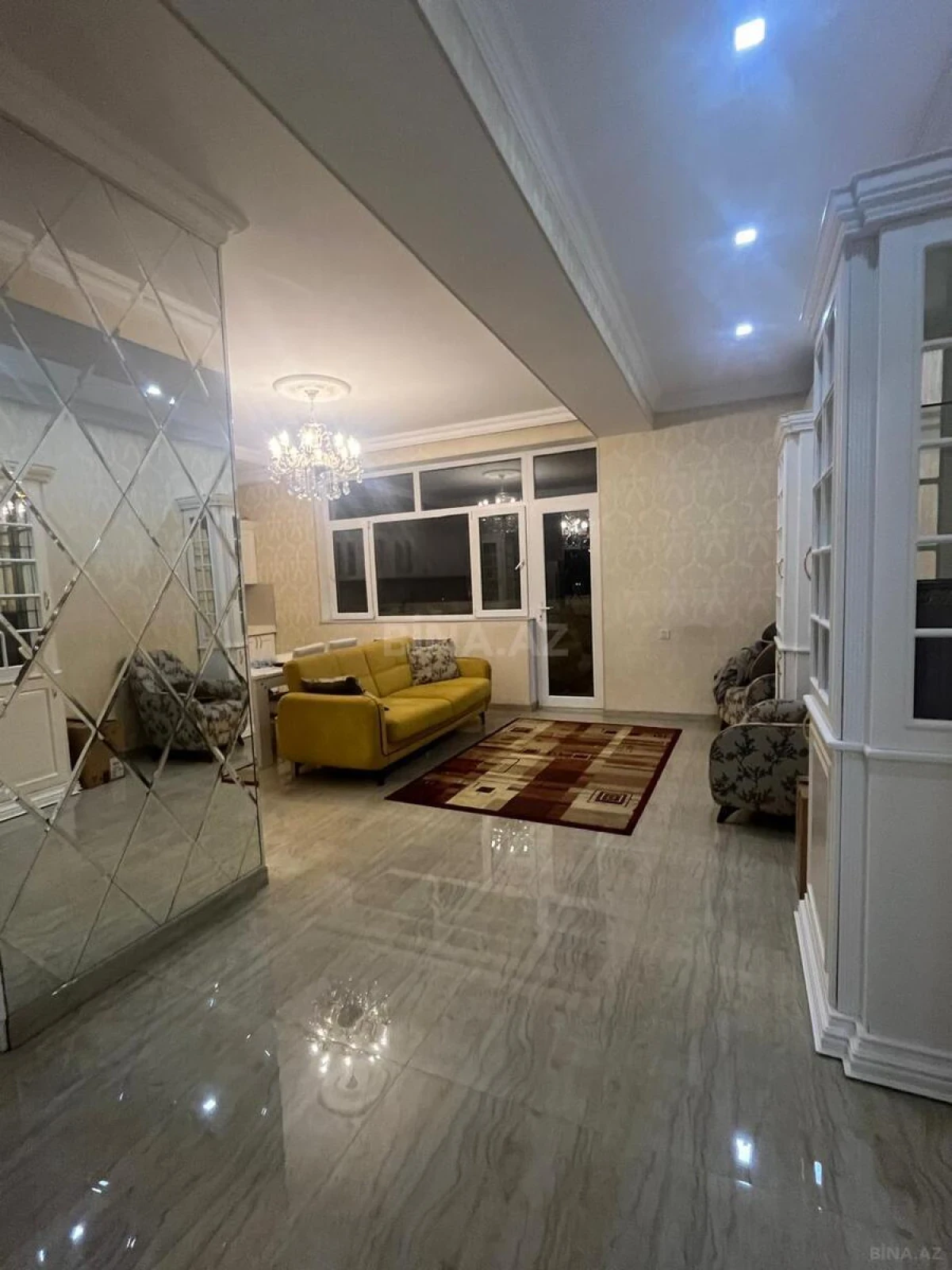 Satılır 2 otaqlı mənzil 98 m²