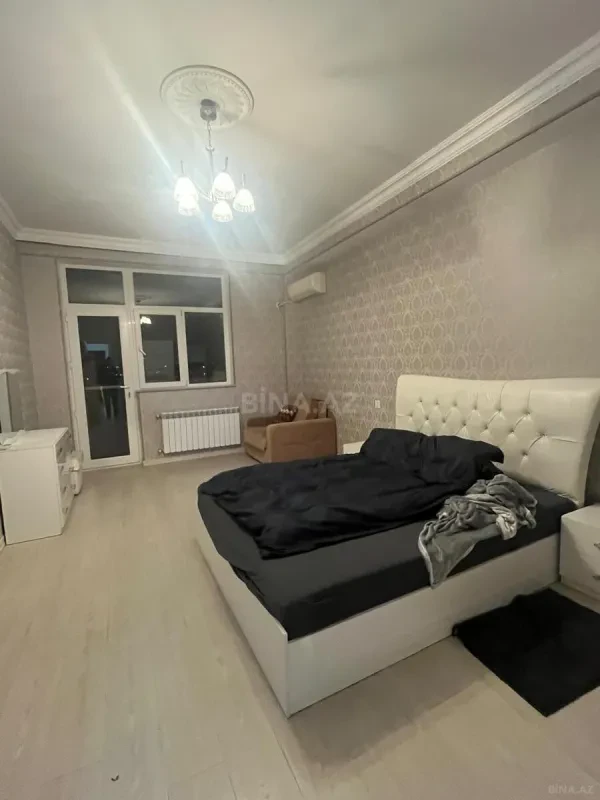 Satılır 2 otaqlı mənzil 98 m²
