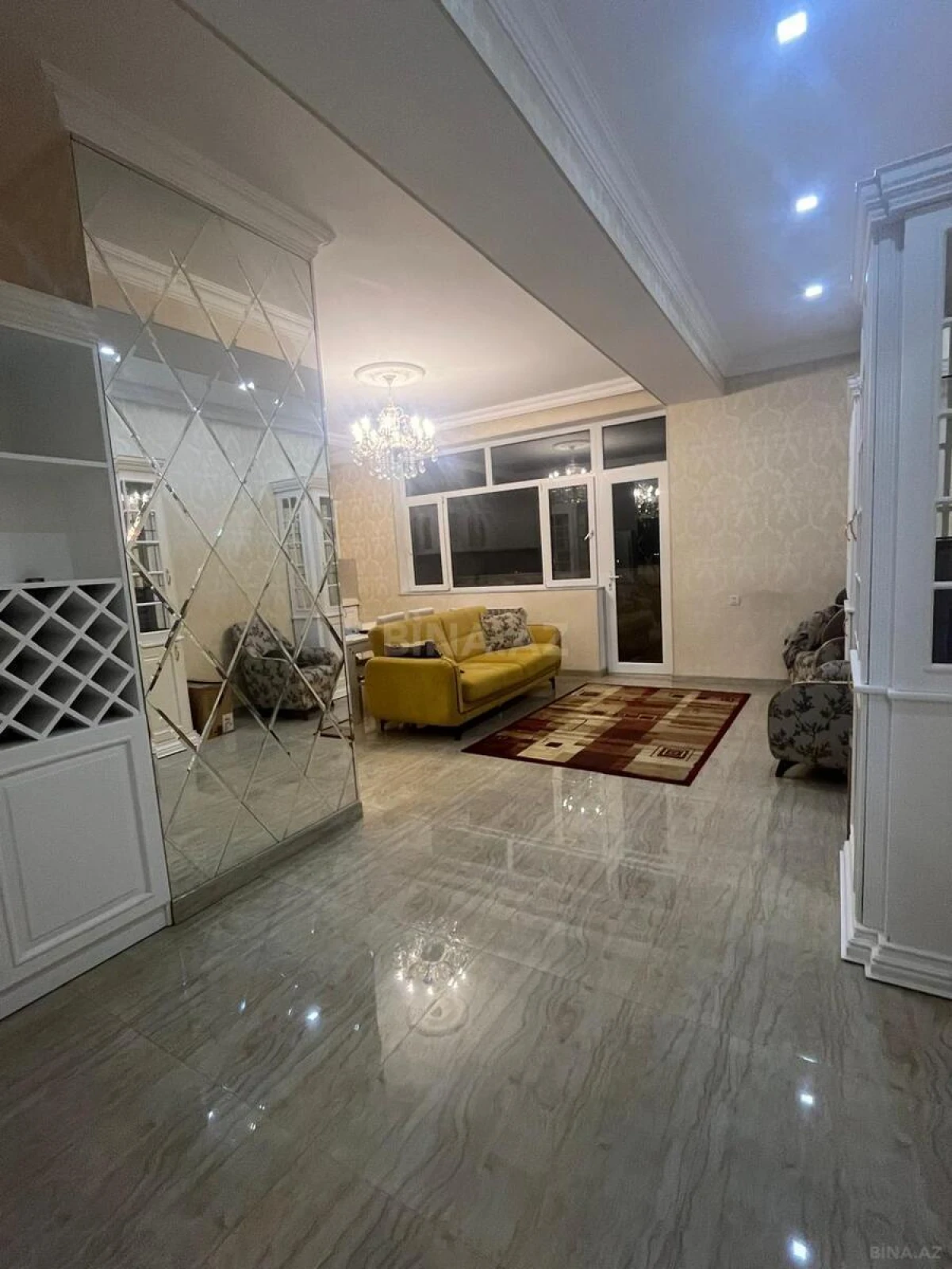Satılır 2 otaqlı mənzil 98 m²