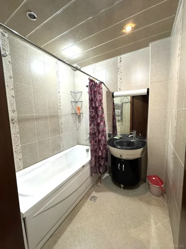 Kirayə verilir 2 otaqlı mənzil 85 m²