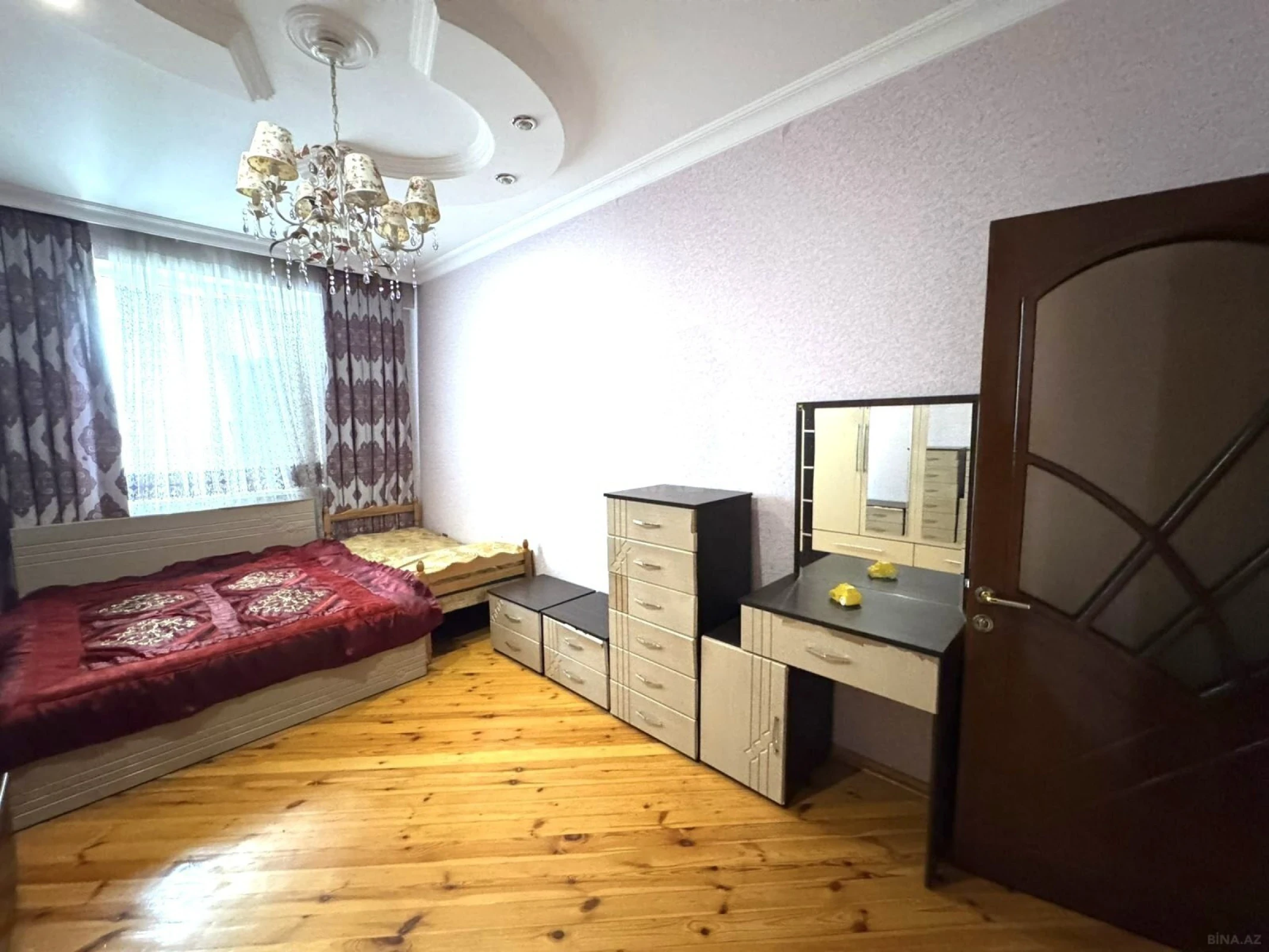 Kirayə verilir 2 otaqlı mənzil 85 m²