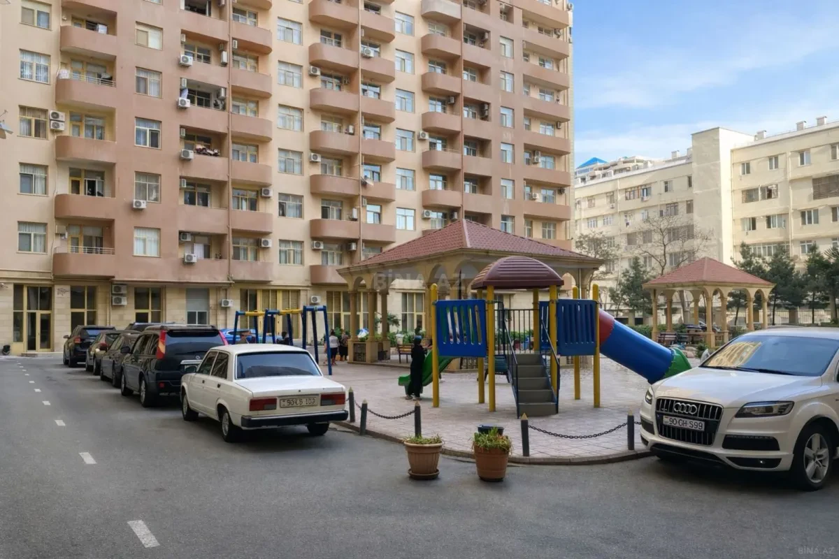 Satılır 4 otaqlı mənzil 155 m²