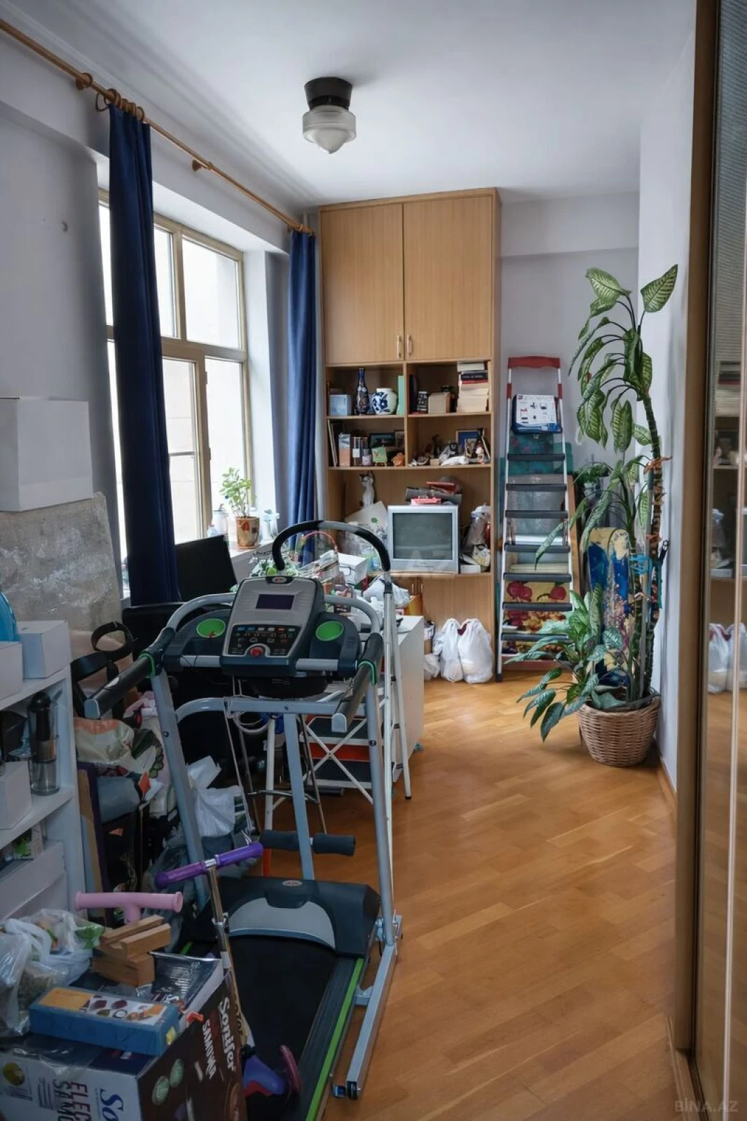 Satılır 4 otaqlı mənzil 155 m²