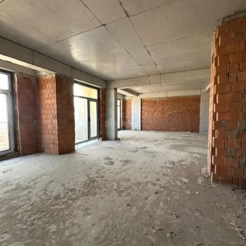 Satılır 2 otaqlı mənzil 102 m²