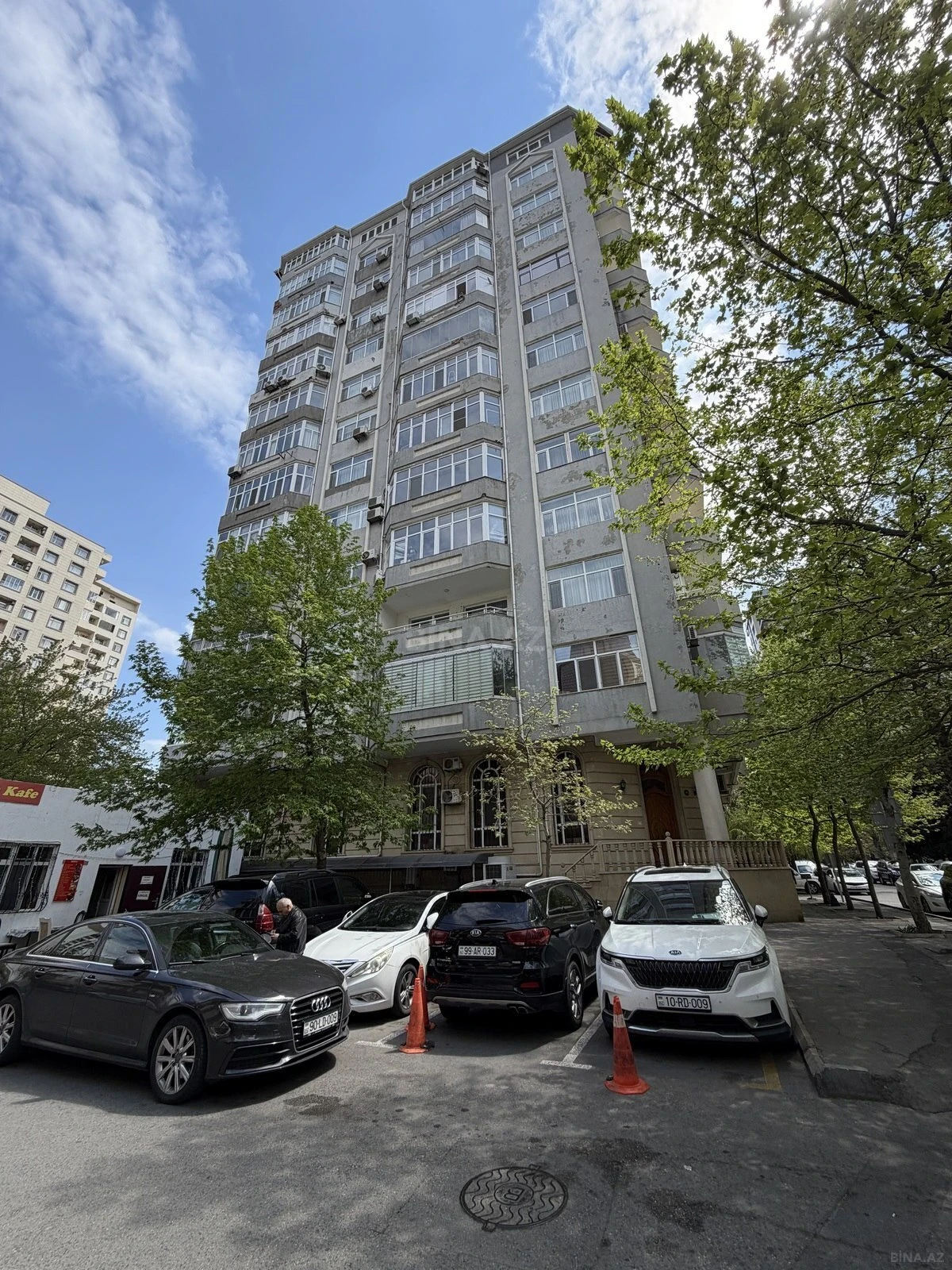 Satılır 2 otaqlı mənzil 68 m²