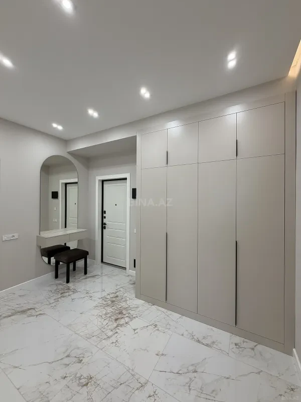 Satılır 2 otaqlı mənzil 68 m²
