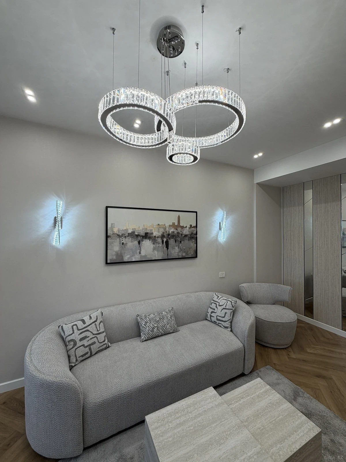 Satılır 2 otaqlı mənzil 68 m²