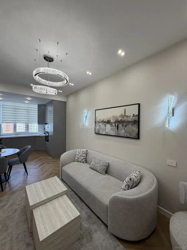 Satılır 2 otaqlı mənzil 68 m²