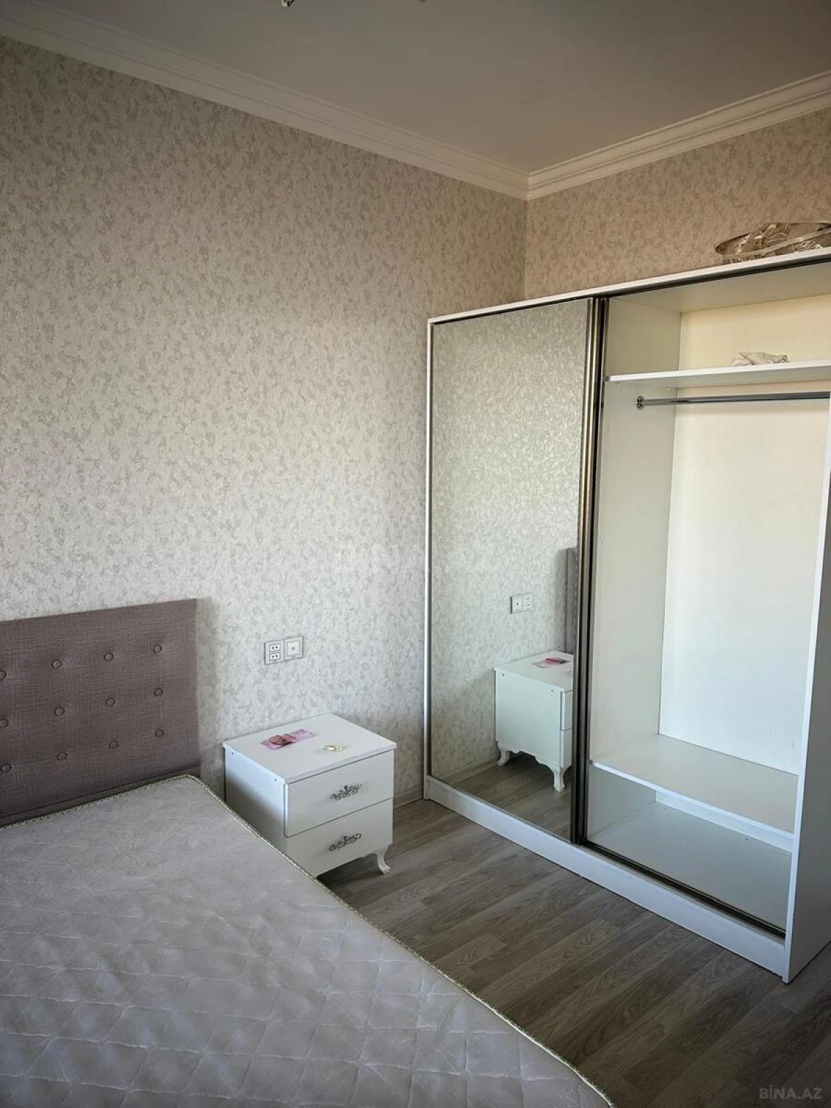 Kirayə verilir 2 otaqlı mənzil 100 m²