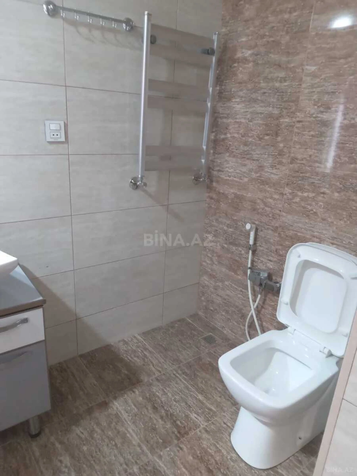 Kirayə verilir 2 otaqlı mənzil 65 m²