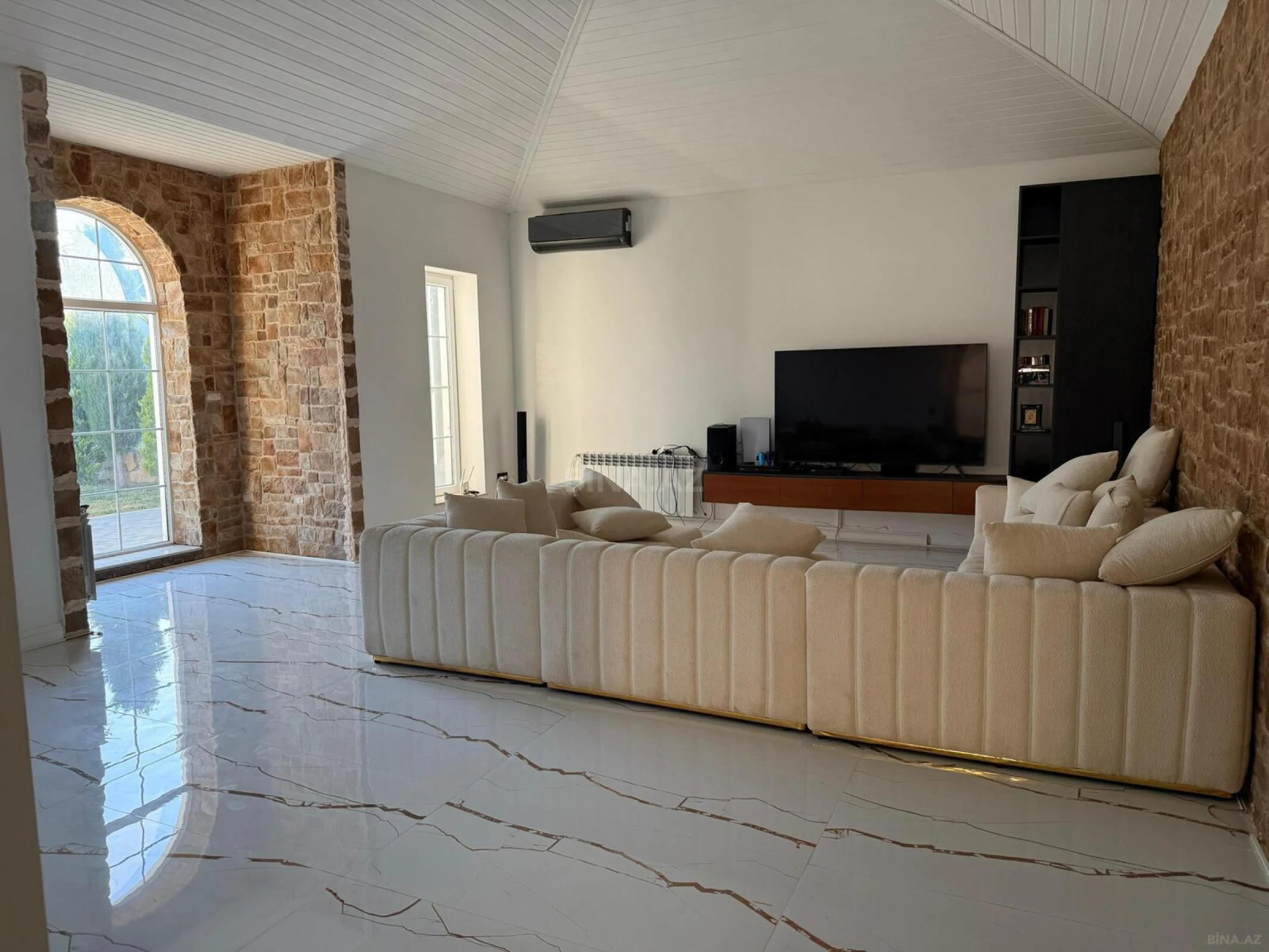 Kirayə verilir 4 otaqlı həyət evi 220 m²