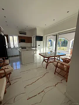Kirayə verilir 4 otaqlı həyət evi 220 m²