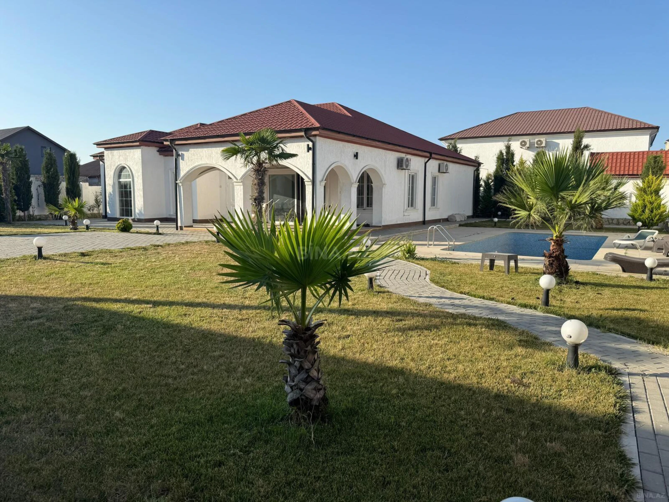Kirayə verilir 4 otaqlı həyət evi 220 m²