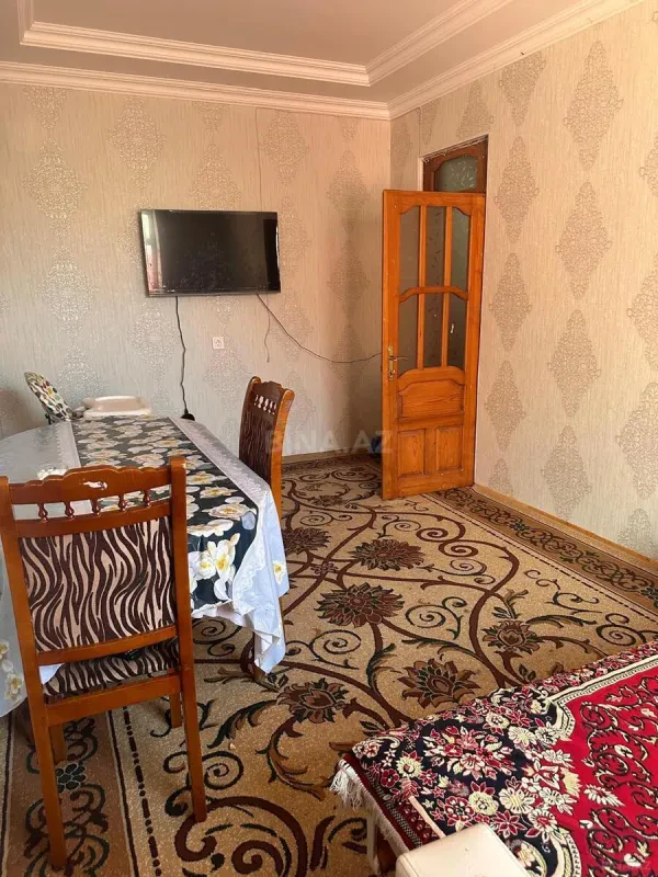 Satılır 5 otaqlı həyət evi 130 m²