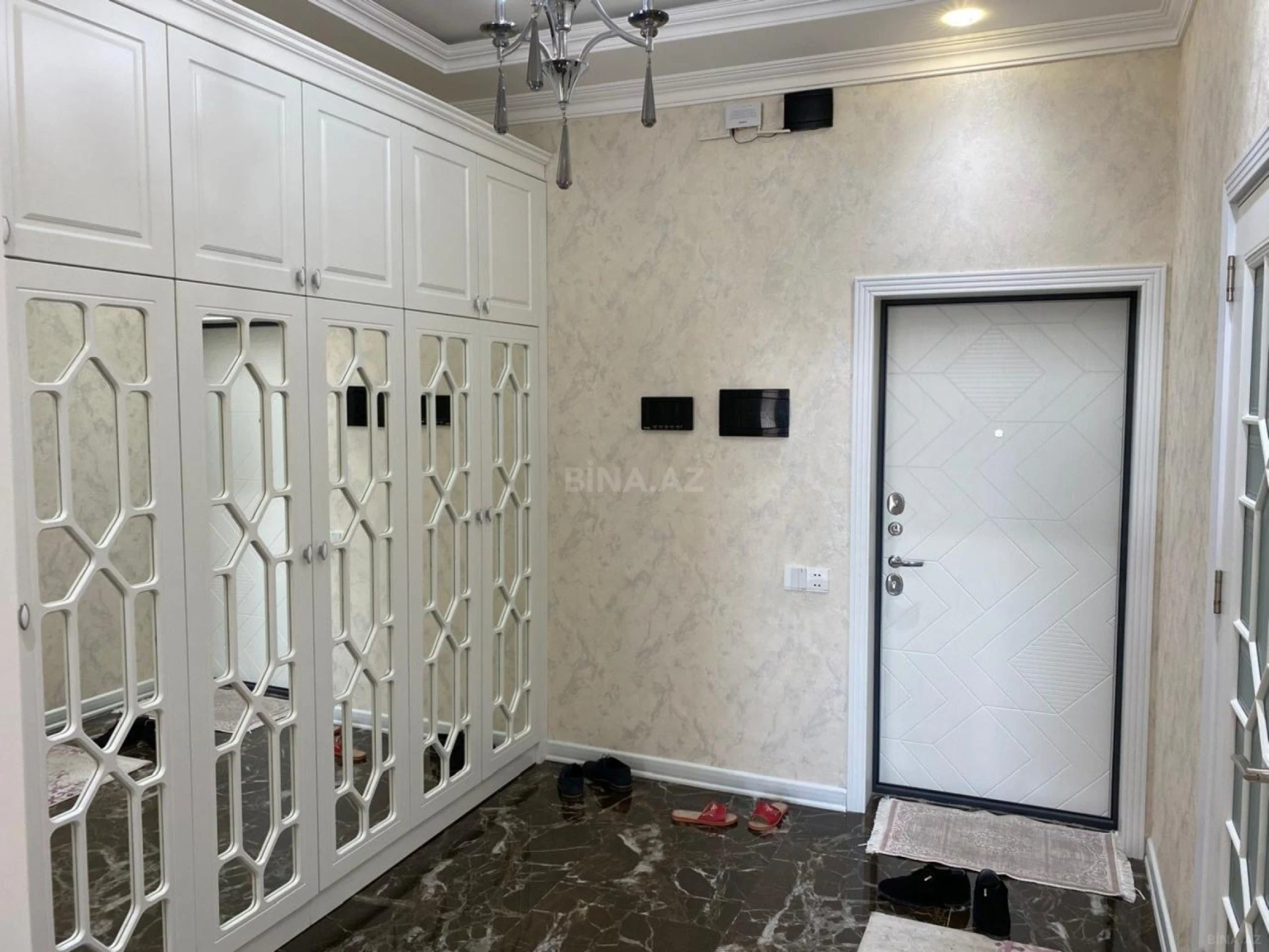 Satılır 1 otaqlı mənzil 56 m²