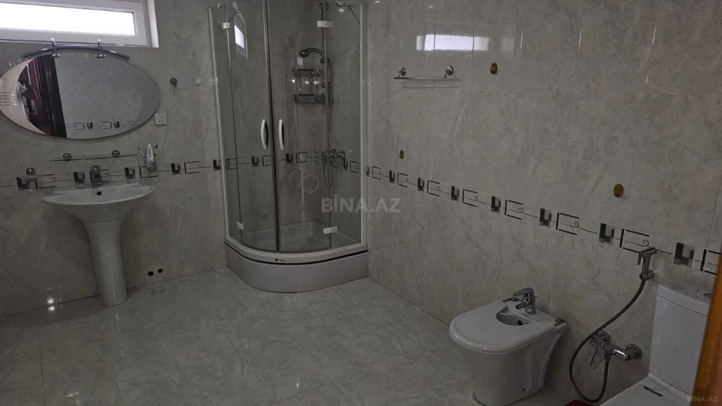 Kirayə verilir 6 otaqlı həyət evi 400 m²