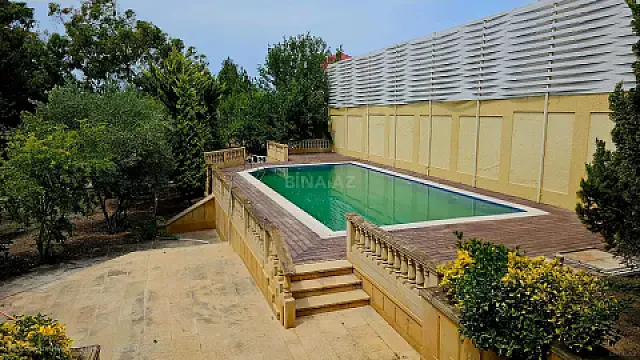 Kirayə verilir 6 otaqlı həyət evi 400 m²