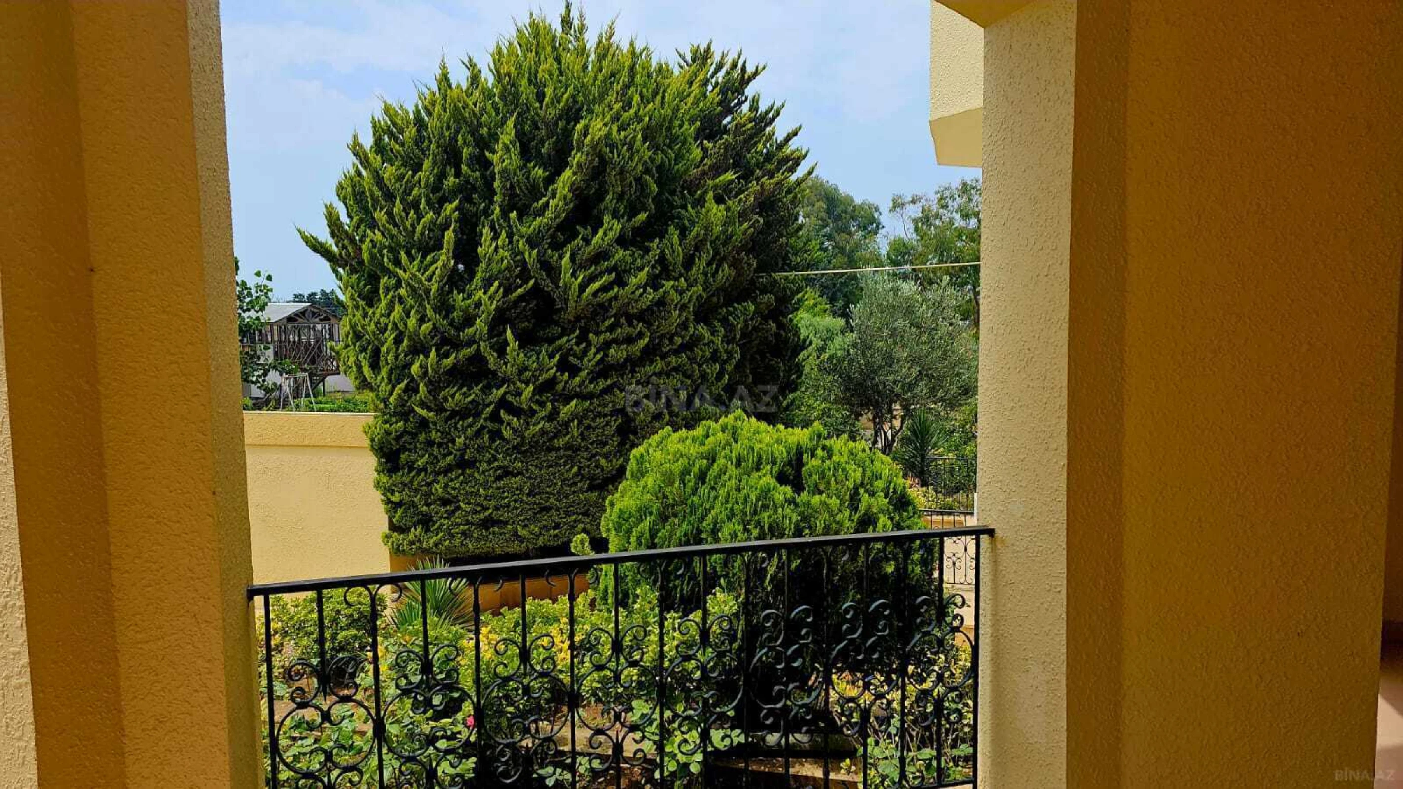 Kirayə verilir 6 otaqlı həyət evi 400 m²