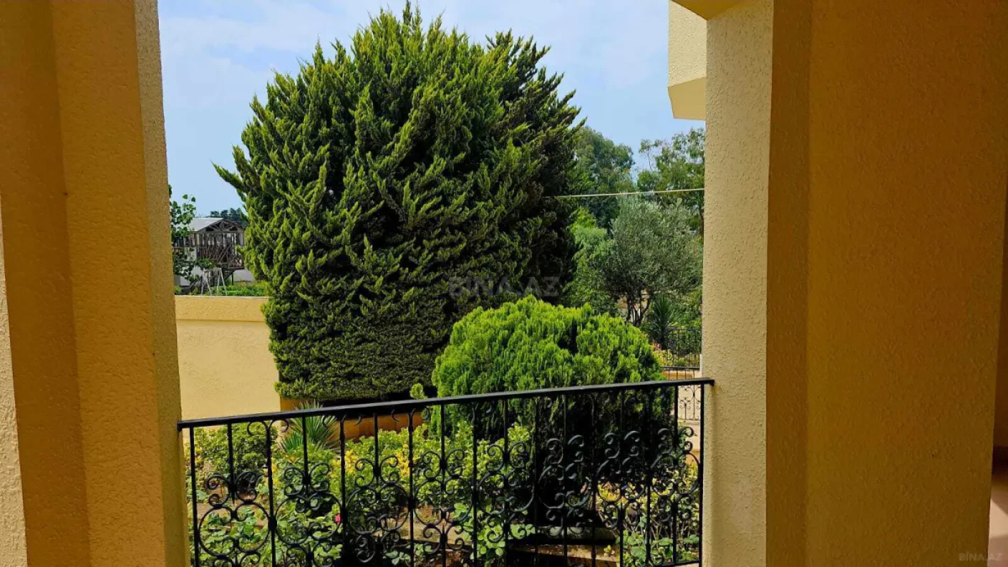 Kirayə verilir 6 otaqlı həyət evi 400 m²