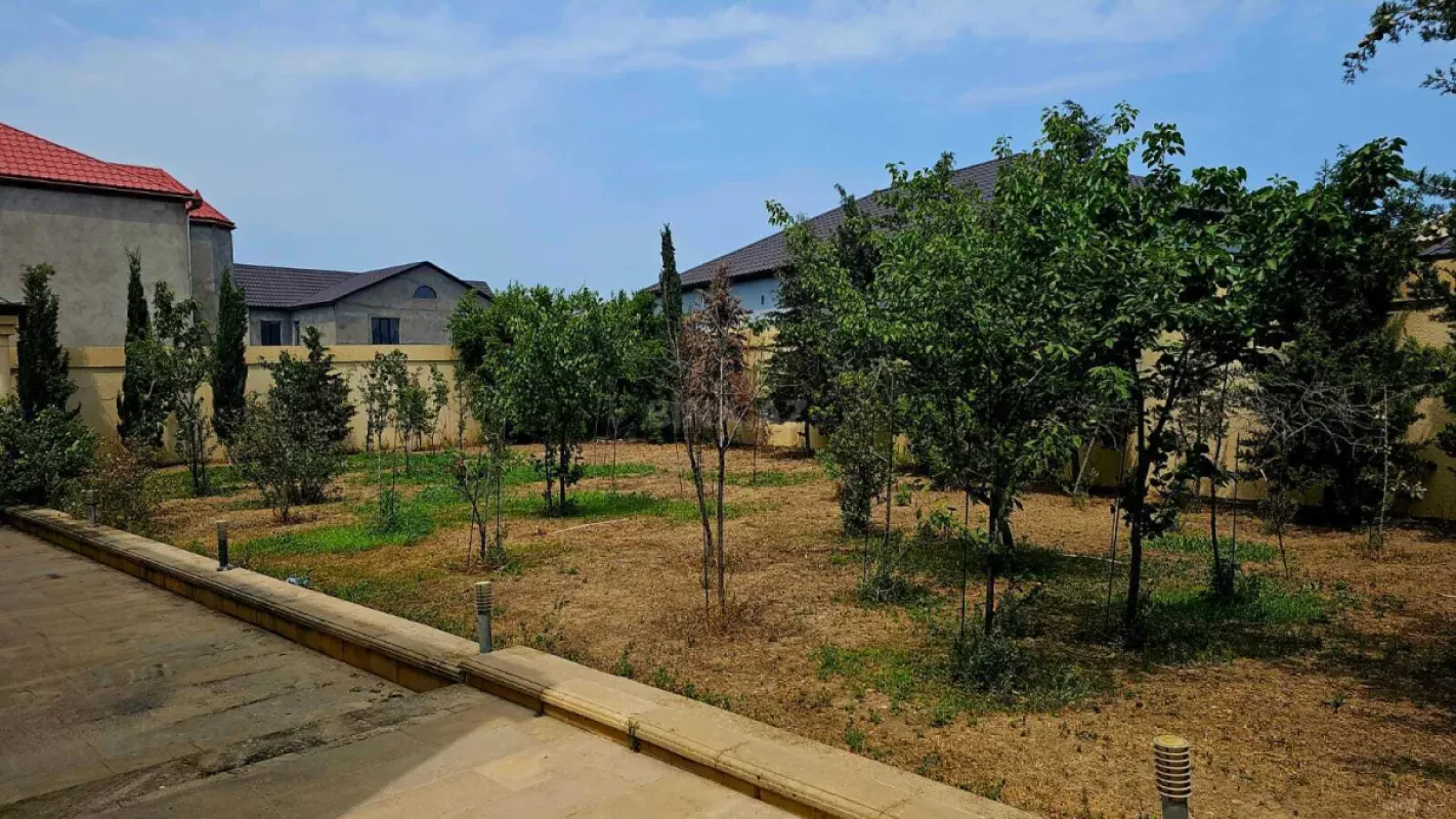 Kirayə verilir 6 otaqlı həyət evi 400 m²