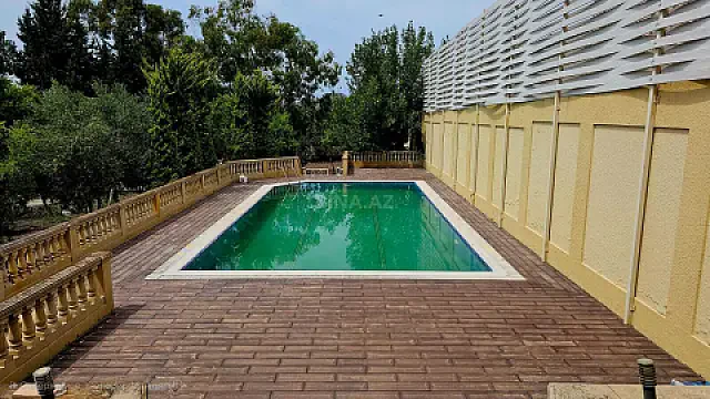 Kirayə verilir 6 otaqlı həyət evi 400 m²