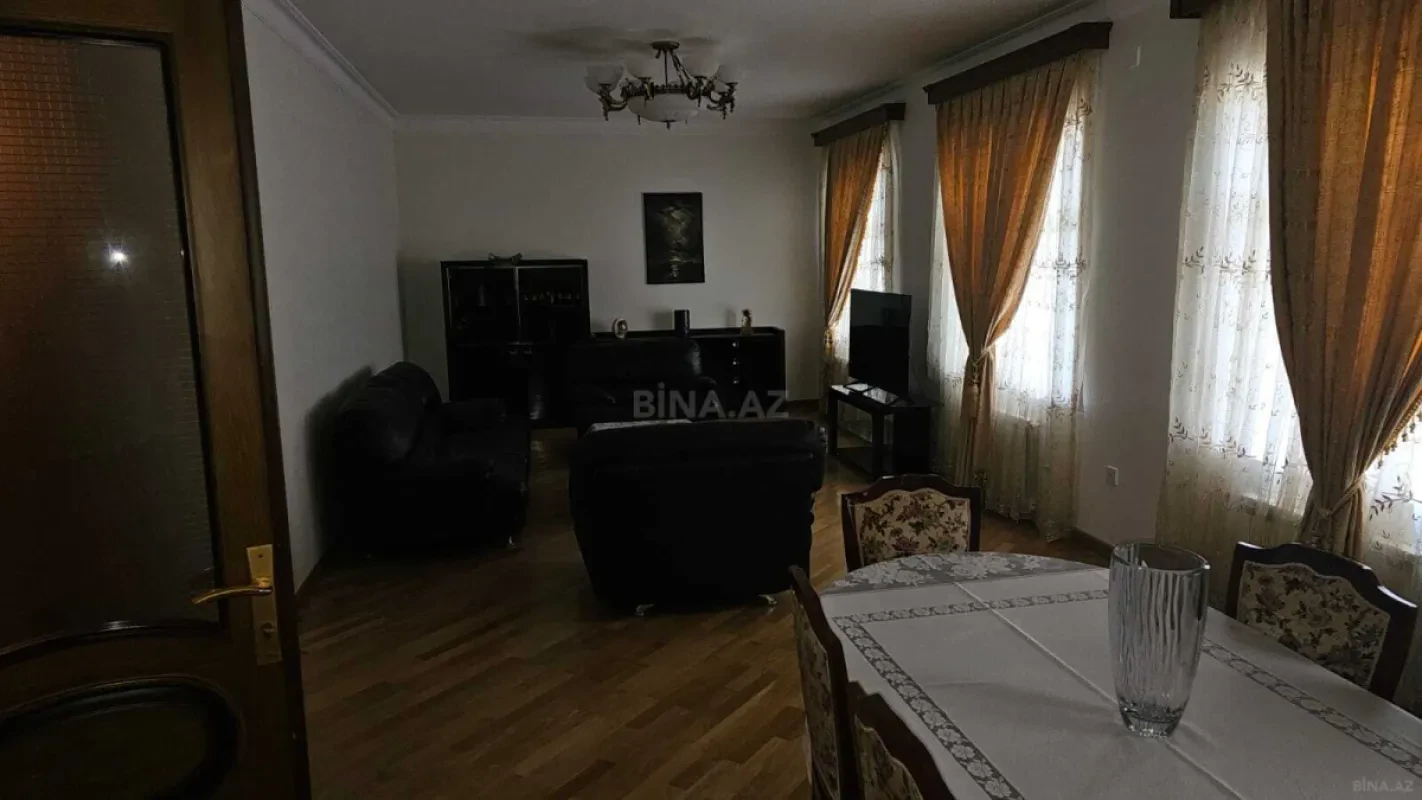 Kirayə verilir 6 otaqlı həyət evi 400 m²