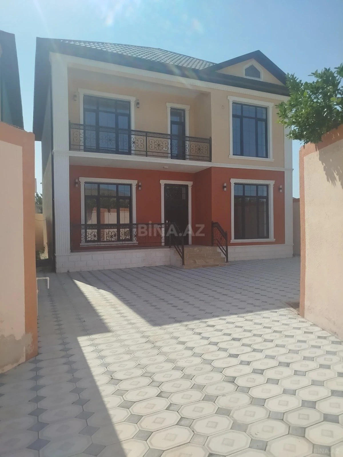 Satılır 7 otaqlı həyət evi 237 m²