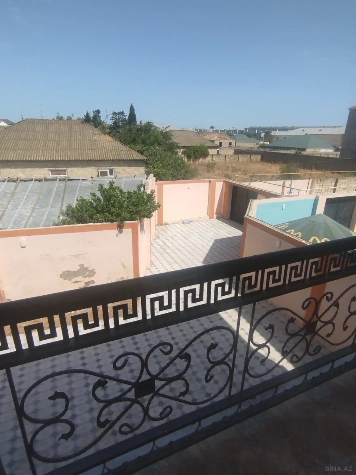 Satılır 7 otaqlı həyət evi 237 m²