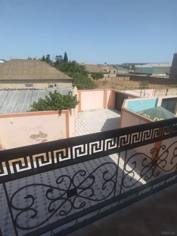 Satılır 7 otaqlı həyət evi 237 m²