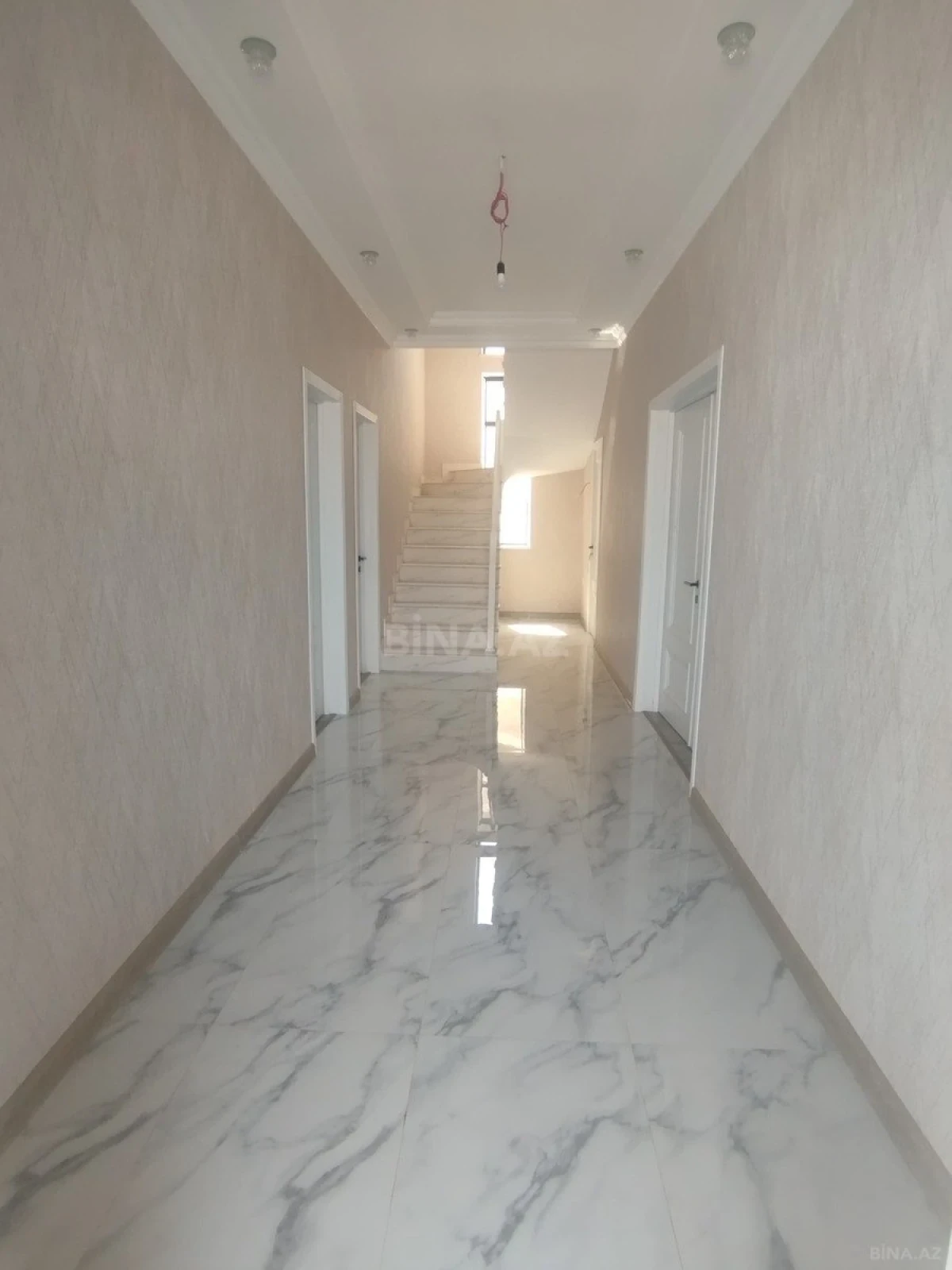 Satılır 7 otaqlı həyət evi 237 m²