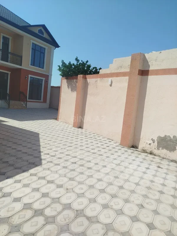 Satılır 7 otaqlı həyət evi 237 m²
