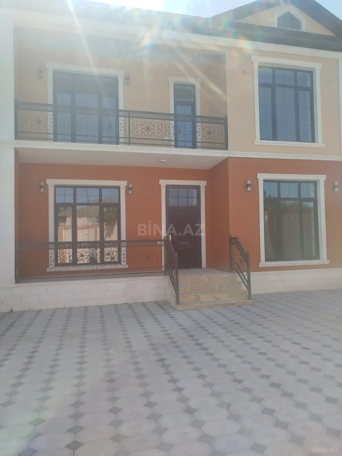 Satılır 7 otaqlı həyət evi 237 m²