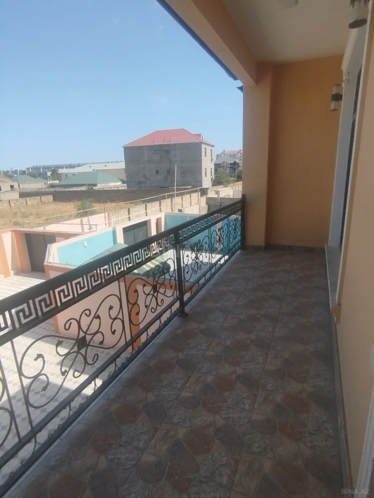 Satılır 7 otaqlı həyət evi 237 m²