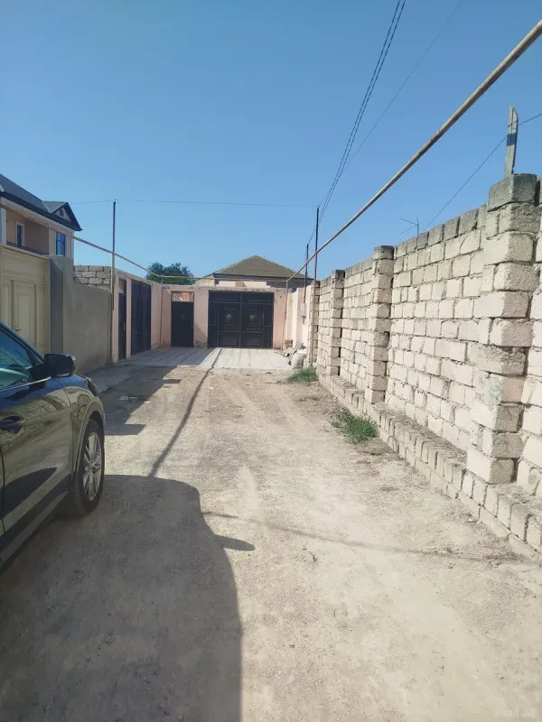 Satılır 7 otaqlı həyət evi 237 m²