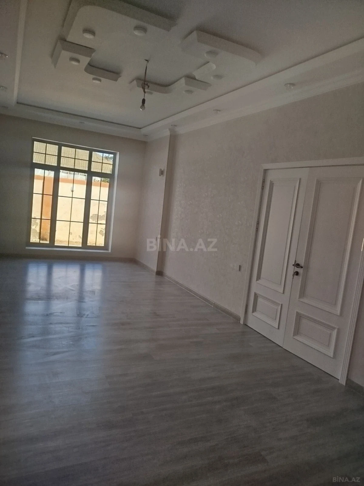 Satılır 7 otaqlı həyət evi 237 m²