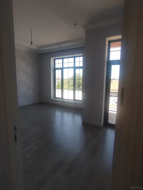 Satılır 7 otaqlı həyət evi 237 m²