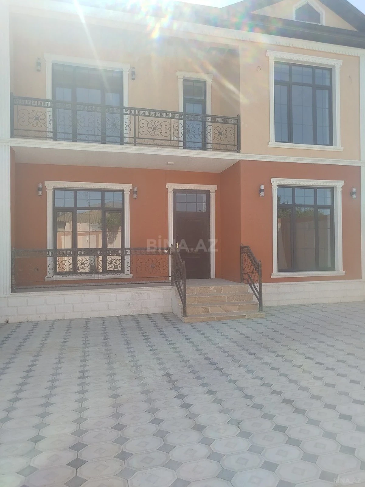 Satılır 7 otaqlı həyət evi 237 m²