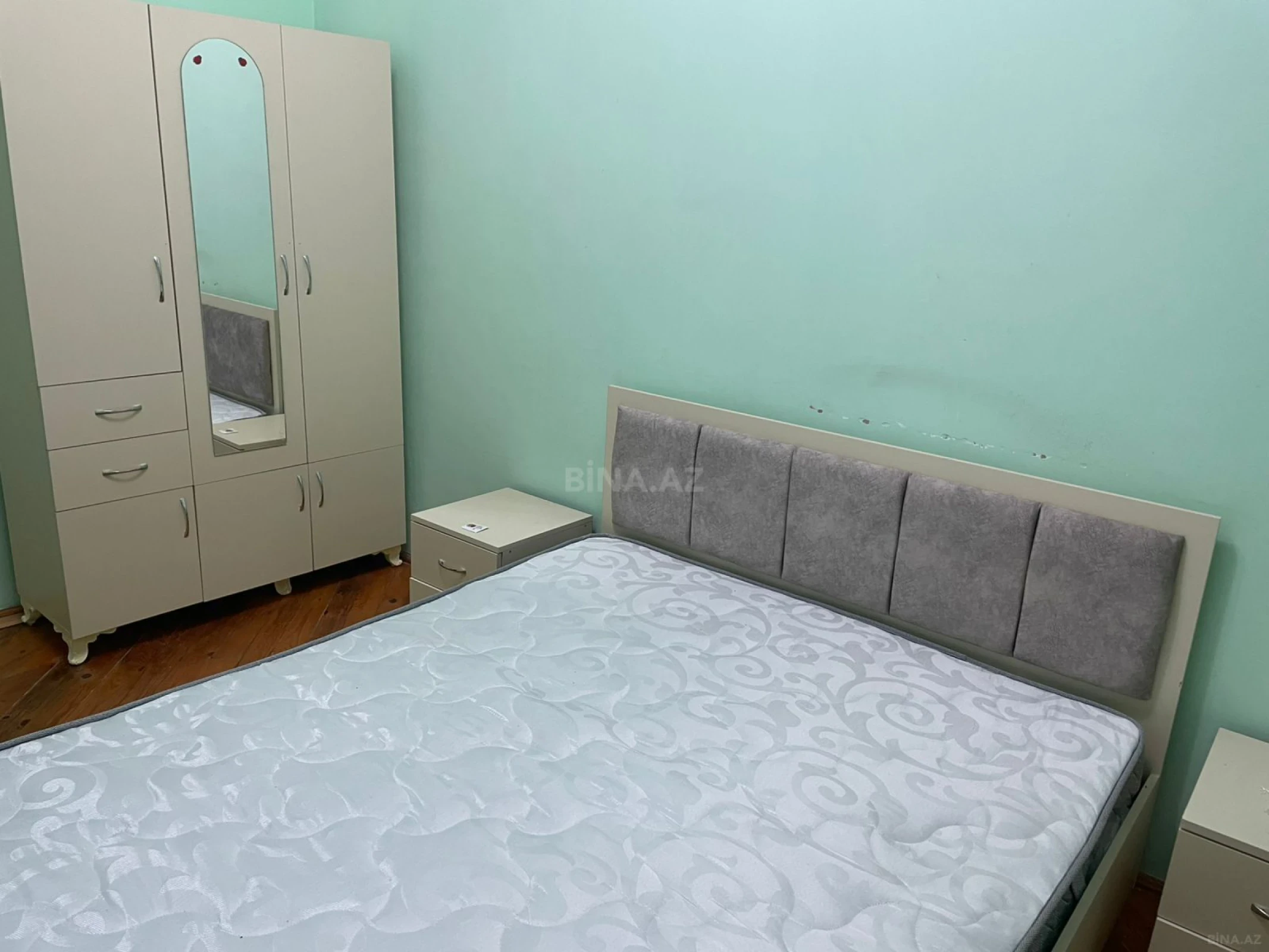 Satılır 5 otaqlı həyət evi 392 m²