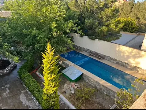 Satılır 5 otaqlı həyət evi 392 m²