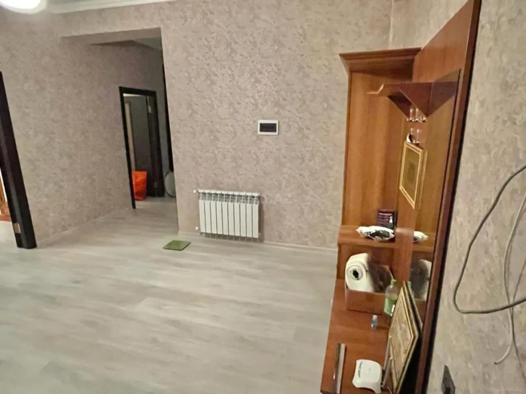 Satılır 3 otaqlı mənzil 137 m²